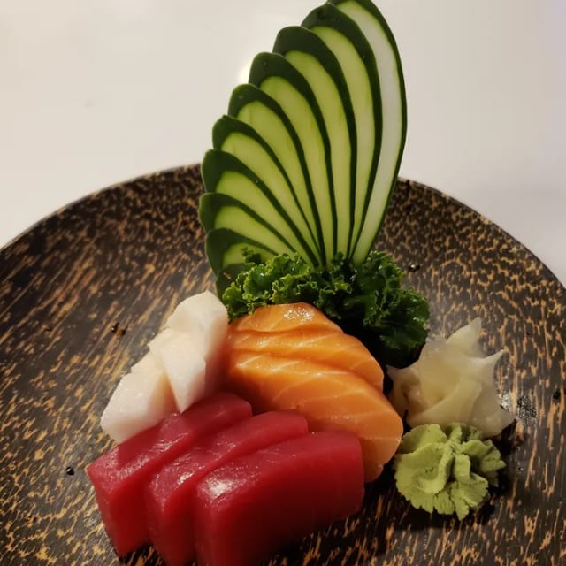 Sashimi Appetizer (Not with Sushi Rice Ball).
